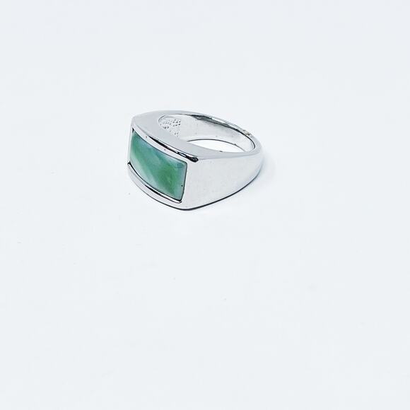 Mint Green Rectangle Gemstone Silver Tone Ring Size 6.75 Cocktail Fashion - Picture 1 of 9